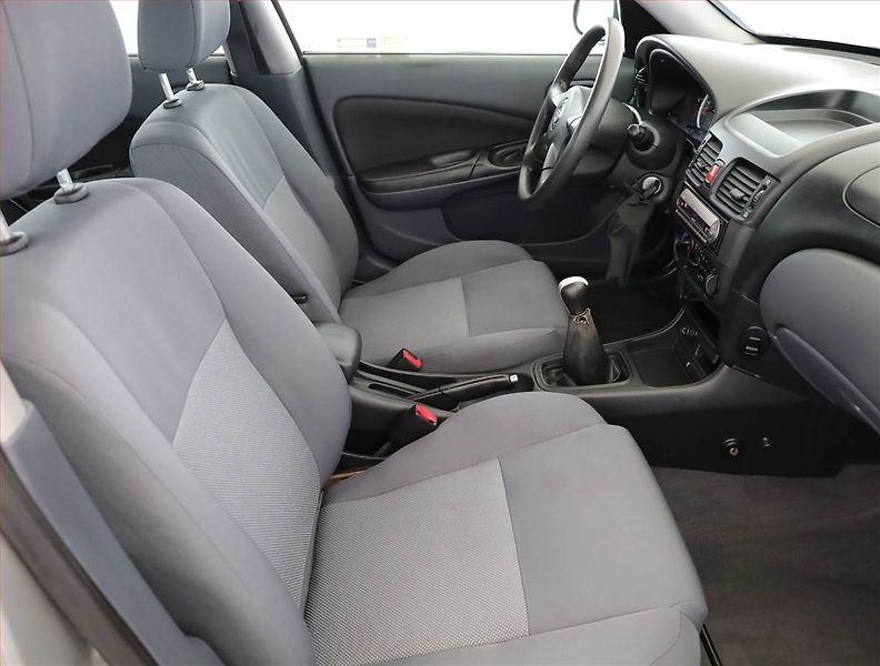 Nissan Almera (2004) 1.5, nová STK, Klima - fotka 7 z 14