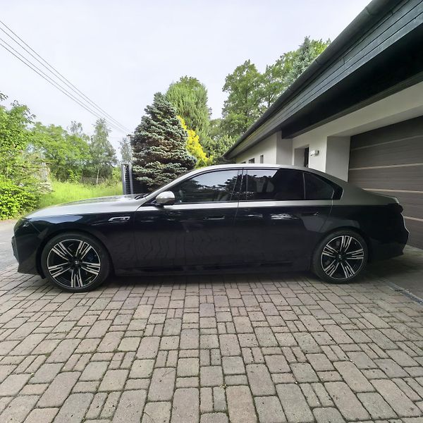 BMW i7 (2026) 760, 2026,TV, M, 6290km,Carbon - fotka 3 z 24