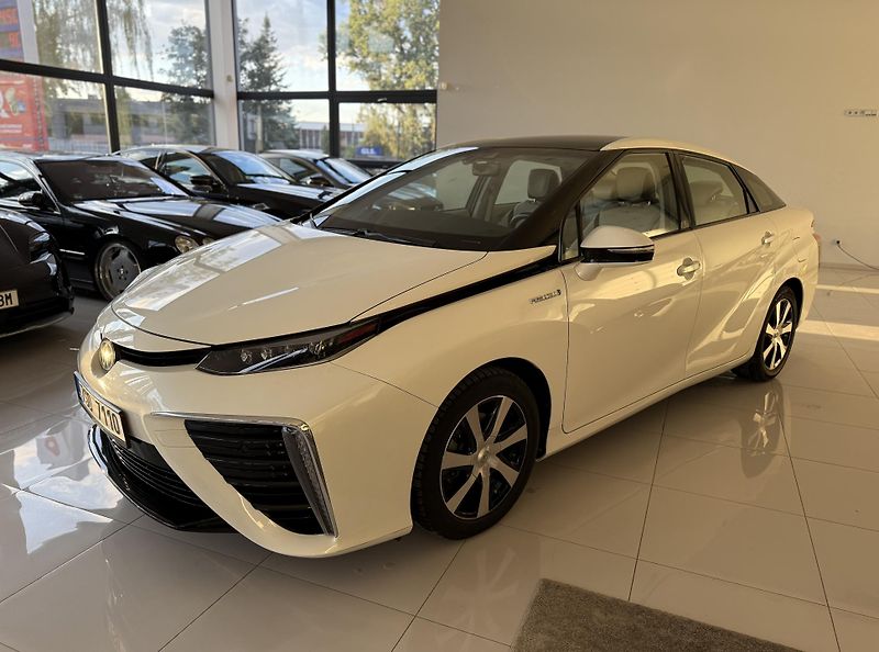 Toyota Mirai (2017) - fotka 9 z 23