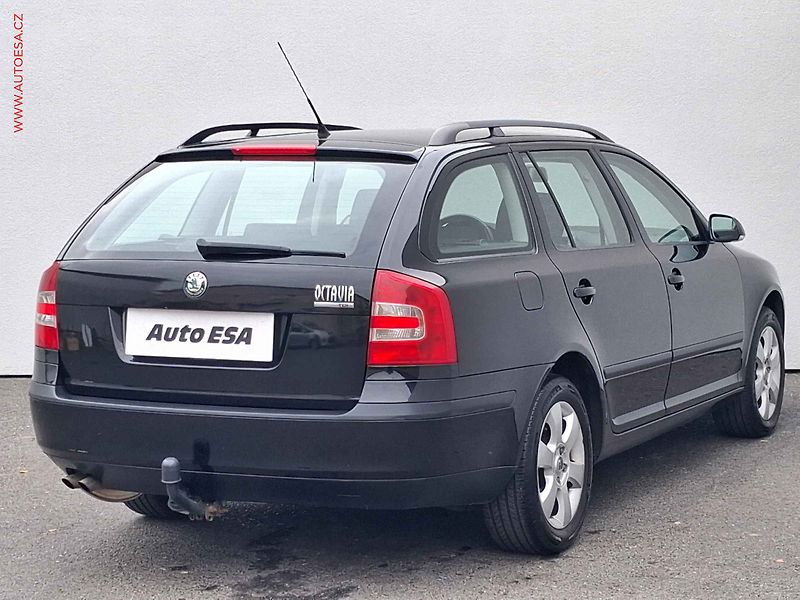 Škoda Octavia (2009) 1.9 TDi, Ambiente - fotka 4 z 15