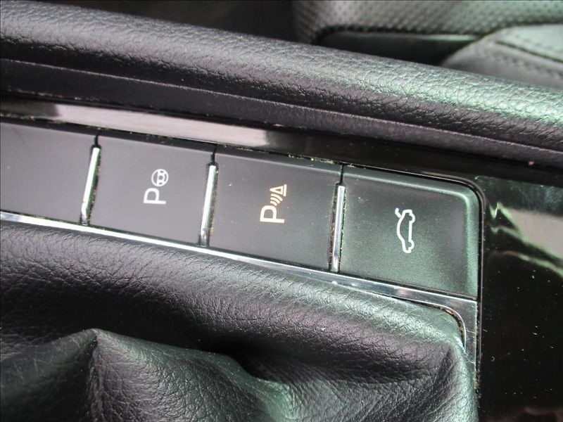 Škoda Superb 2,0 TDi,L&K,PANORAMA,DPH,CZ, - fotka 32 z 50