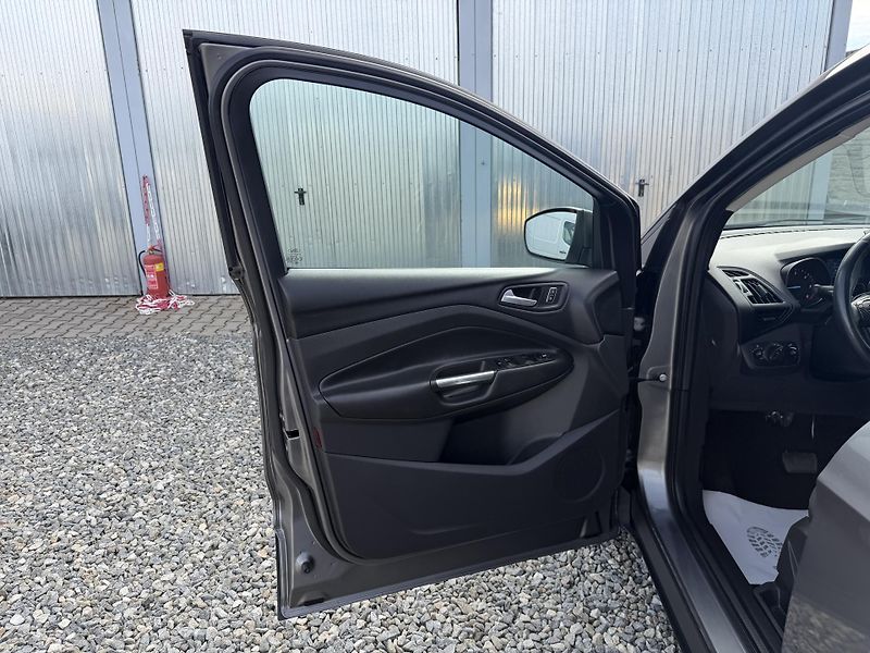 Ford Kuga 2.0TDCi 140PS 162TKM SERVIS!!! - fotka 95 z 162