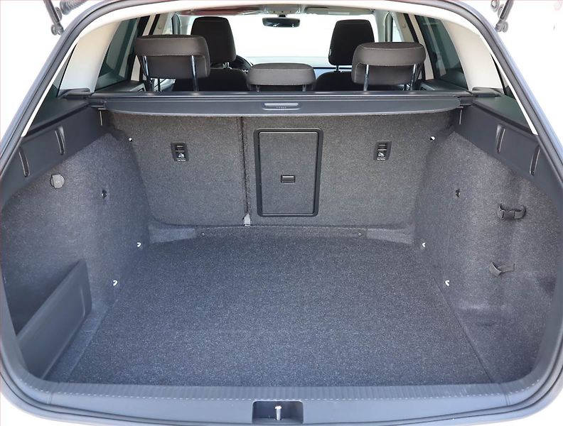 Škoda Octavia (2018) 1.6 TDI, Navi, Tempomat - fotka 14 z 18