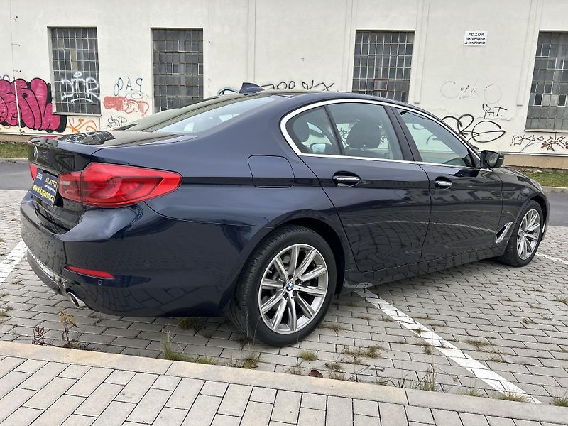 BMW Řada 5 520D XDRIVE, 1. majitel - fotka 9 z 33