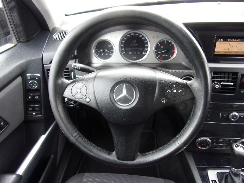 Mercedes-Benz GLK (2009) 350 CDI V6 4MATIC TEMP AC - fotka 18 z 36