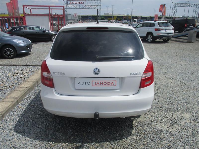 Škoda Fabia 1,4 i 16v, klima,servis,tažné, - fotka 7 z 34
