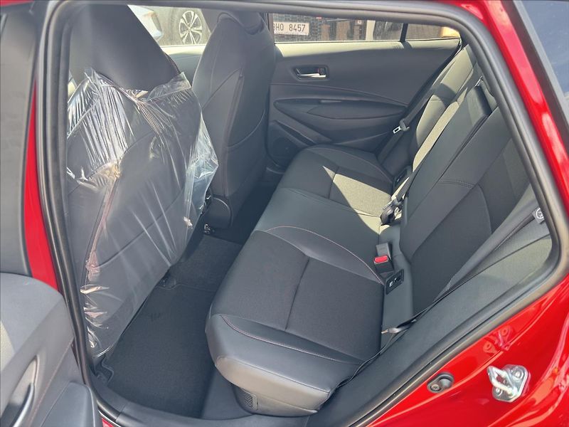 Toyota Corolla (2026) 1,8 GR Sport - fotka 11 z 12