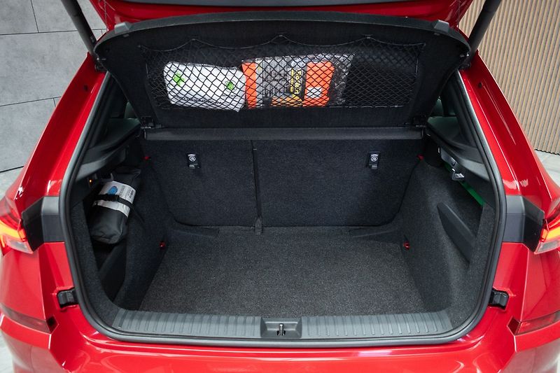 Škoda Kamiq 1.5 TSI MONTE CARLO*TAŽNÉ*ČR* - fotka 42 z 47