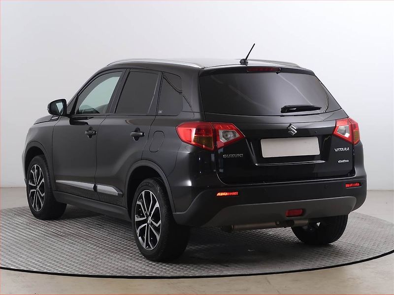 Suzuki Vitara (2016) 1.6 VVT, 4X4, Navi, Tempomat - fotka 4 z 17
