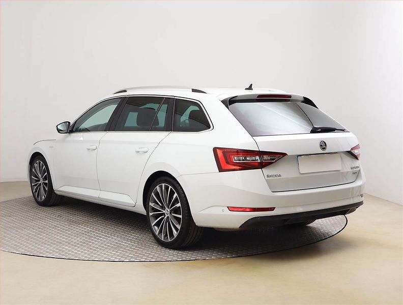Škoda Superb (2016) Laurin&Klement 2.0 TDI, 4X4 - fotka 4 z 24