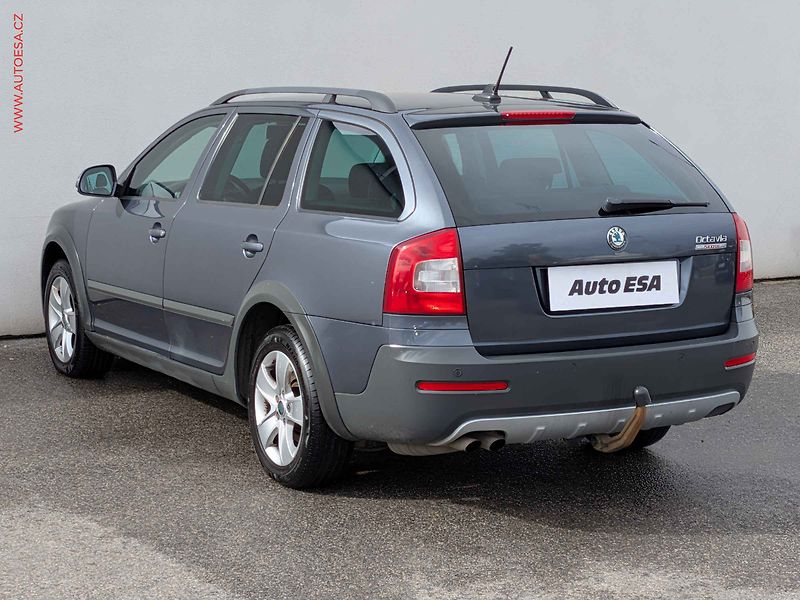 Škoda Octavia (2012) 2.0TDi 4x4, Scout, xenon - fotka 6 z 15