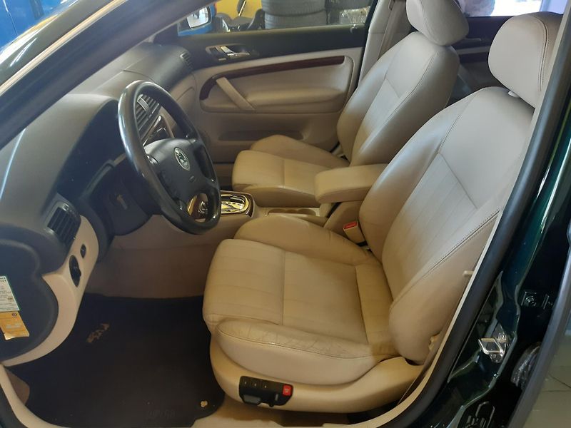 Škoda Superb 2.5 TDI AUTOMAT DIGIKLIMA - fotka 8 z 24