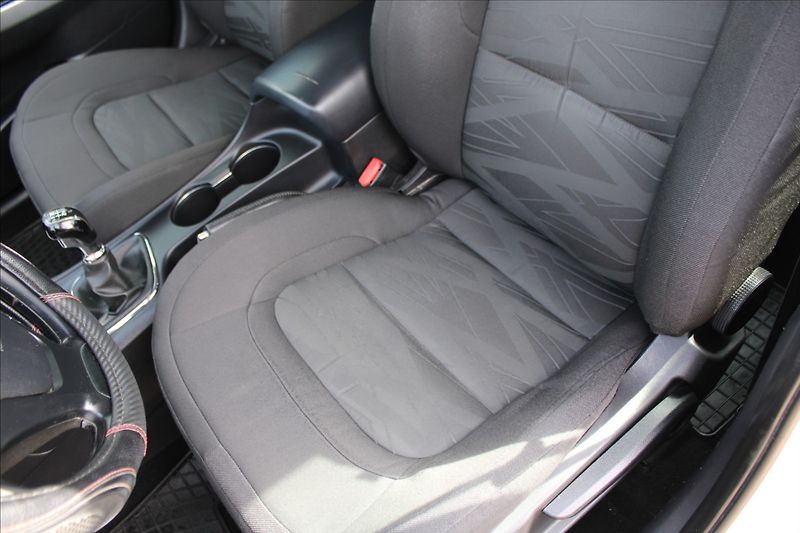 Kia Ceed 1,6 CRDi  ČR,1.MAJITEL,DPH - fotka 18 z 21