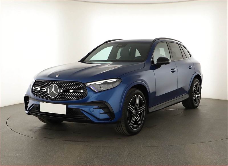 Mercedes-Benz GLC (2025) 220 d 4MATIC, AMG Line - fotka 2 z 29