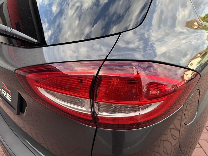 Ford C-MAX (2018) 1.5i Ecoboost Automat Xenony - fotka 39 z 48