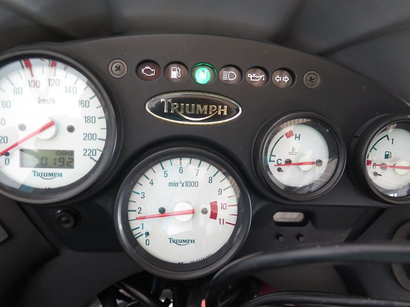 Triumph Tiger 955i (2002) - fotka 6 z 18