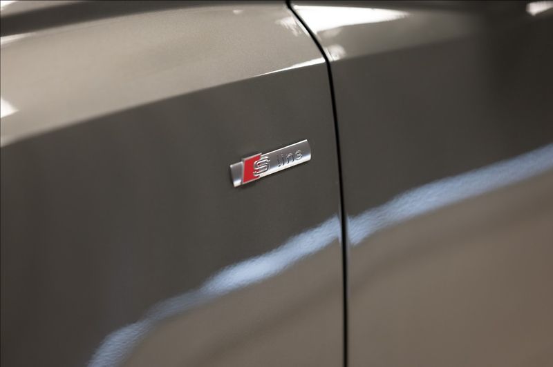 Audi Q3 1,5 35 TFSI S-LINE NAVI VÝHŘEV - fotka 37 z 37
