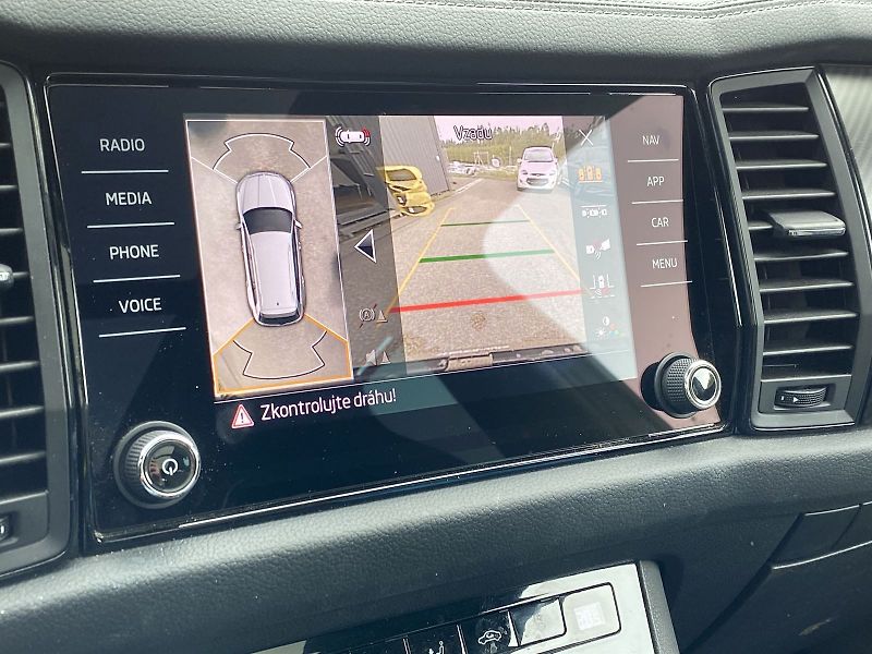 Škoda Kodiaq (2022) 2,0 TSI 4x4 DSG Sportline - fotka 41 z 45