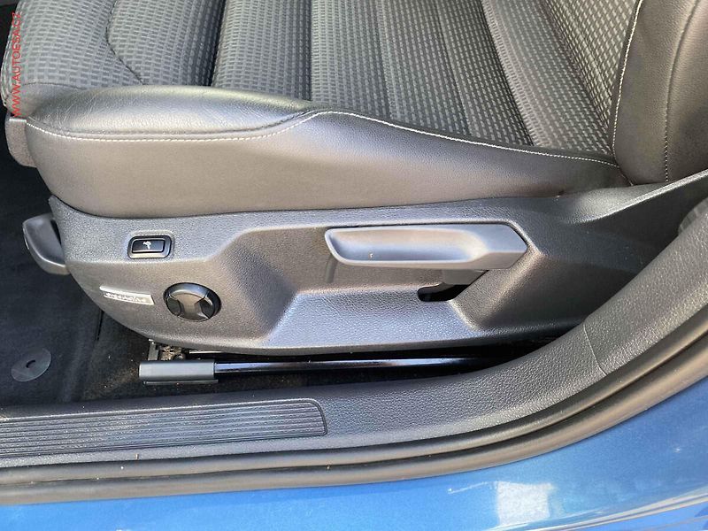 Volkswagen Golf (2015) 1.4TSi, ČR, servis.kniha, AT - fotka 14 z 19