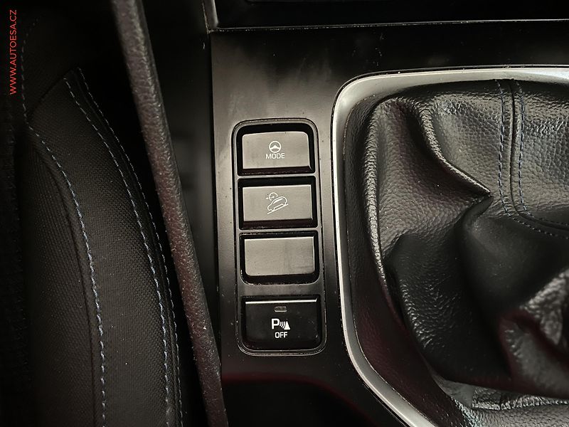 Hyundai Tucson (2016) 1.6 T-GDi, AC, kamera - fotka 17 z 17