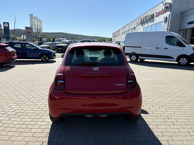 Fiat 500 (2026) Hybrid La Prima HB 1.0 BSG 65k - fotka 6 z 17