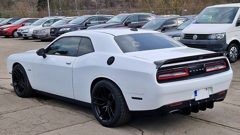 Dodge Challenger 5.7L V8 Hemi/Shaker/kůže/375 P - fotka 4 z 19
