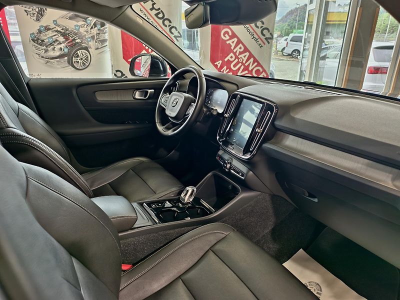 Volvo XC40 D4 140kW AWD, INSCRIPTION, DPH - fotka 8 z 25