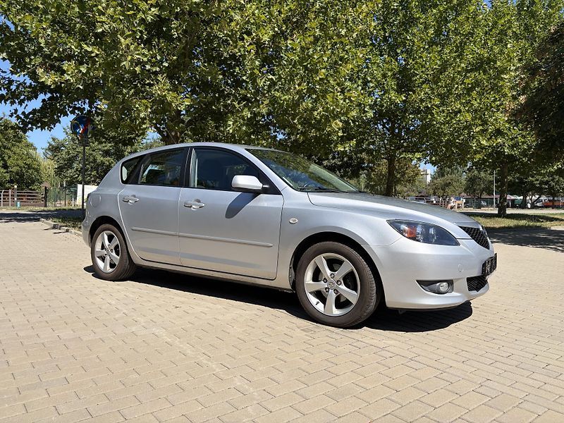 Mazda 3 1.6 Sport Active - fotka 14 z 29