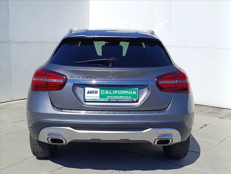 Mercedes-Benz GLA 2,2 200d Kamera Navi Kůže LED - fotka 8 z 38