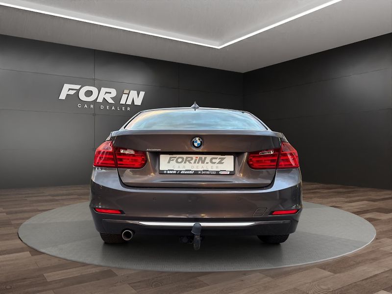 BMW Řada 3 (2013) 135KW 320D X-DRIVE - fotka 5 z 27