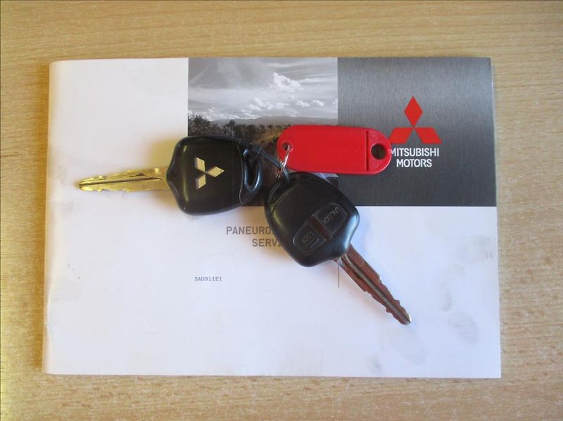 Mitsubishi Outlander 2,2 DI-D, Automat,4x4, klima, - fotka 28 z 32