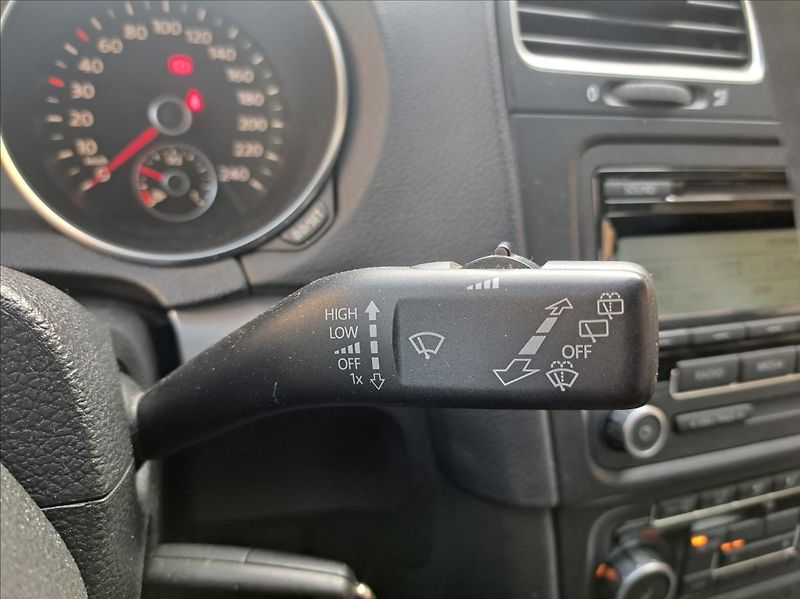 Volkswagen Golf 1,6 TDI Variant - fotka 26 z 43