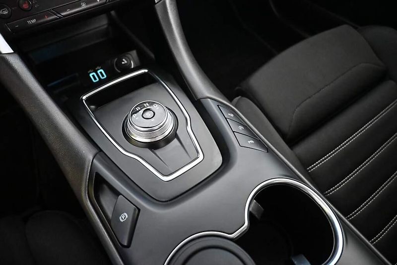 Ford Mondeo (2022) 2.0 140 KW LED SONY ACC Tažné - fotka 17 z 38