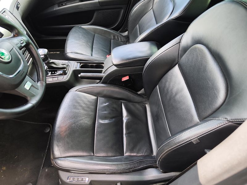 Škoda Superb - fotka 12 z 18