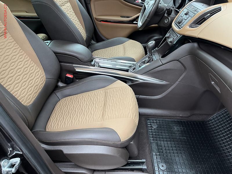 Opel Zafira (2016) 1.4T, ČR, AT, navi, park - fotka 12 z 24