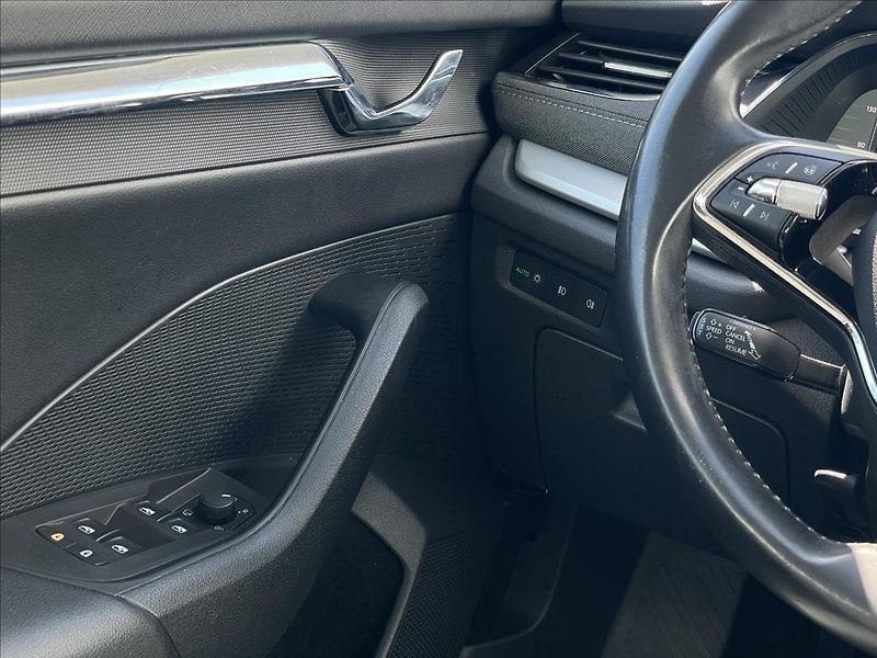 Škoda Octavia 2,0 TDI Combi Style Plus TAŽNÉ - fotka 13 z 22