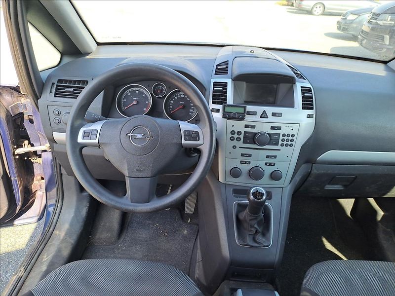 Opel Zafira 1,7 CDTi - fotka 9 z 13