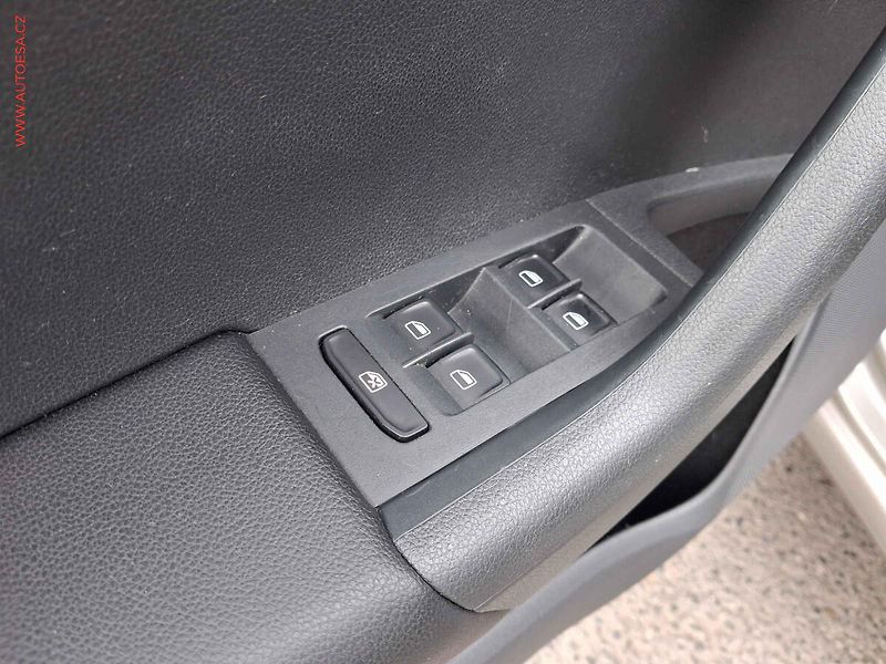 Škoda Octavia (2014) 2.0 TDi, 2.maj,ČR, Style - fotka 13 z 16