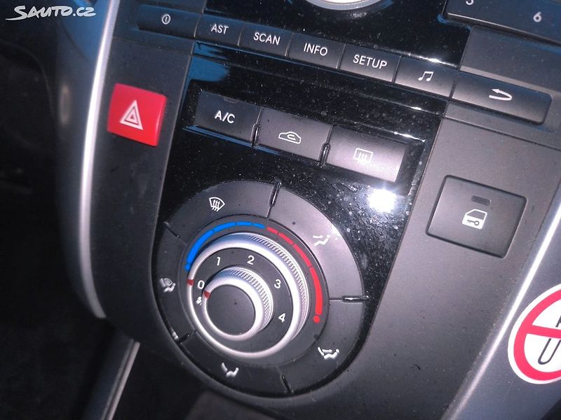 Kia Venga PĚKNÁ,90KM,1MAJ84LET,SERVISKA, - fotka 11 z 25