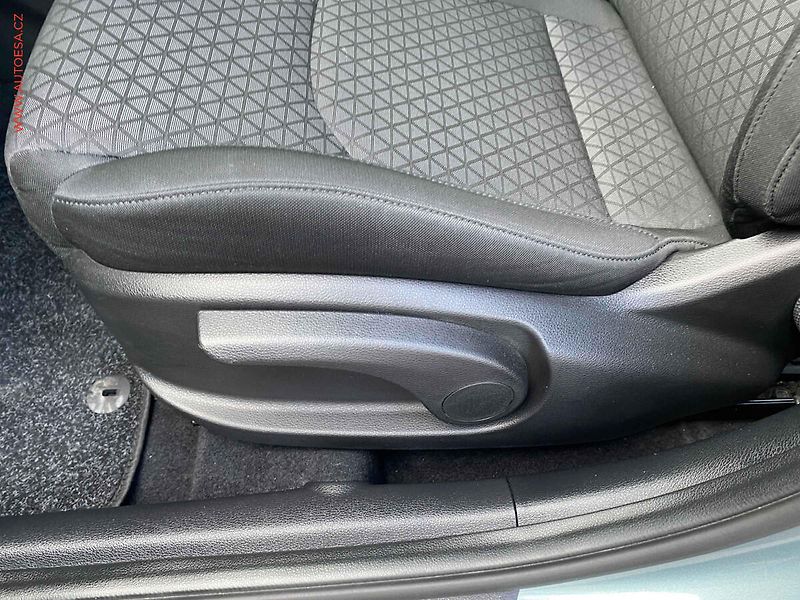 Kia Ceed (2022) 1.0 T-GDi SW, 1.maj,ČR, Spin - fotka 14 z 18