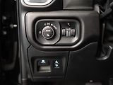 Dodge RAM (2025) 5.7 V8 Laramie 6 LIFT LPG - náhled 24