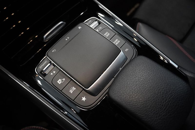 Mercedes-Benz Třídy B B 220d 140kW AMG line AUTOMAT8 - fotka 18 z 29
