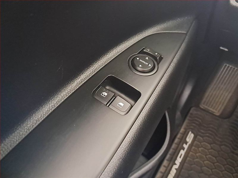 Kia Stonic (2023) 1.2 DPI, ČR,1.maj, Serv.kniha - fotka 14 z 14