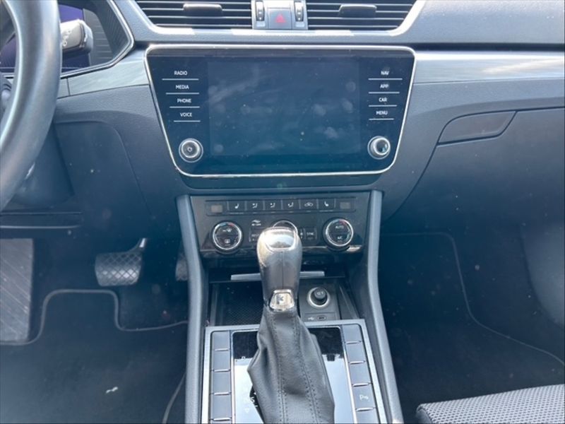Škoda Superb 2,0 TDI Style AT - fotka 10 z 11