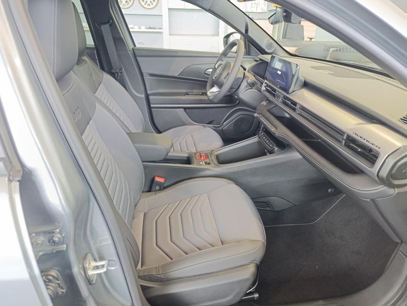 Jeep Avenger (2026) 1,2 Turbo e-Hybrid 110k  Altit - fotka 9 z 15