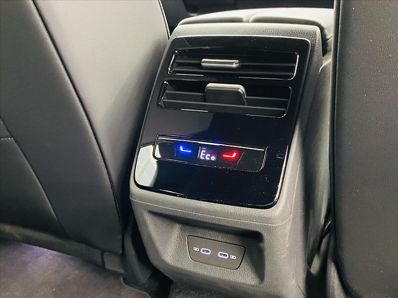 Volkswagen ID.7 Tourer 0,0 210 kW 77 kWh Pro - fotka 22 z 28