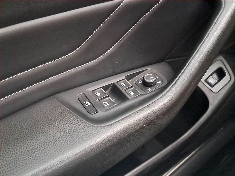 Volkswagen Passat (2021) R-Line 2.0 TDI - fotka 16 z 17