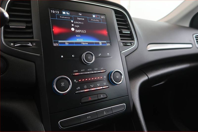 Renault Mégane (2020) 1.3 TCe, Kůže, Navi, Tempomat - fotka 12 z 15