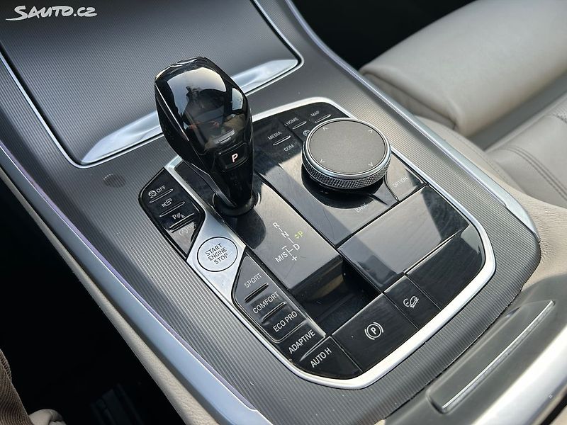 BMW X5 (2019) xDrive 40i - fotka 22 z 25