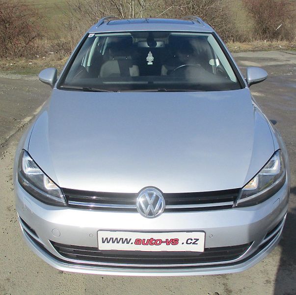 Volkswagen Golf 2.0TDi 110kW HIGHLINE L+Z PNEU - fotka 3 z 45